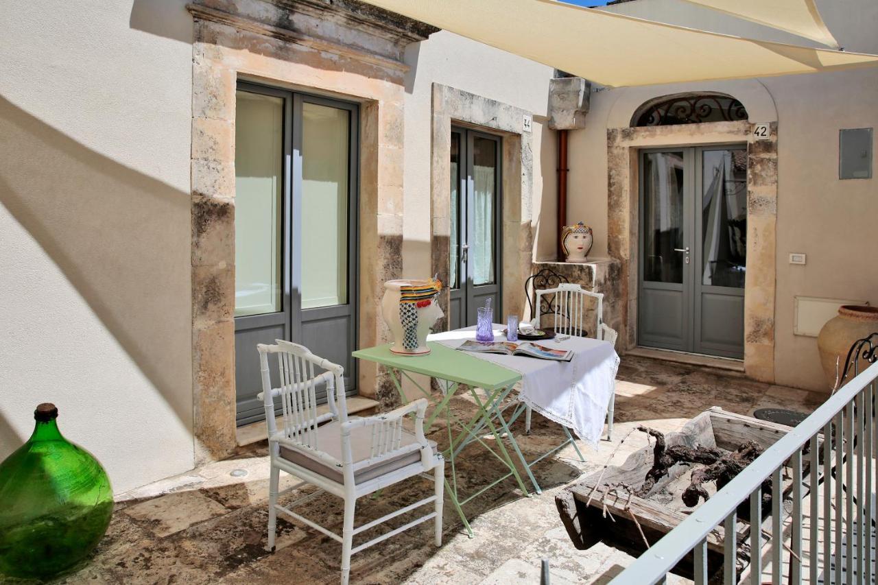 Villa Dimora Di Catullo - Ospitalita Di Charme Palazzolo Acreide Exterior foto