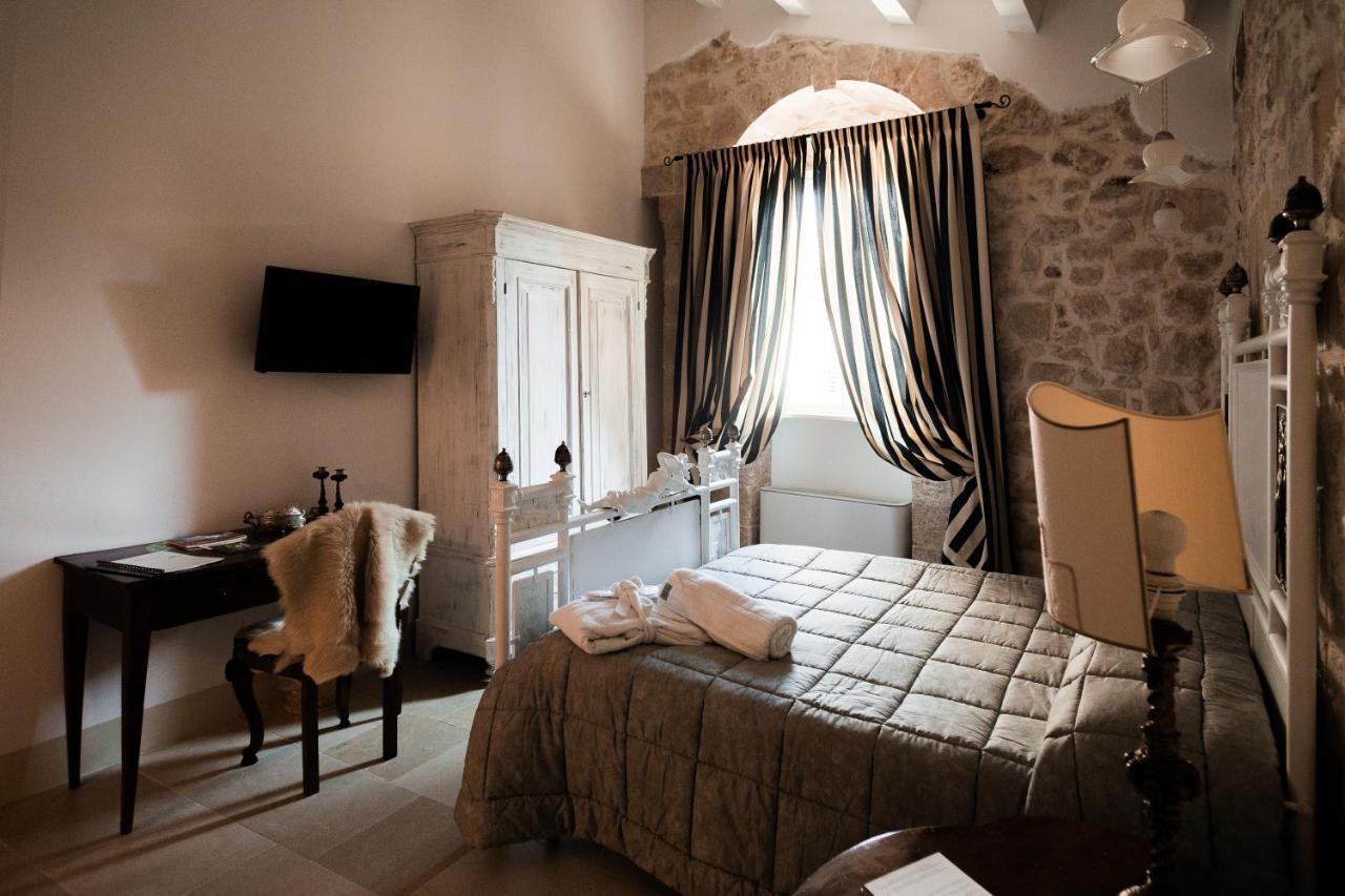 Villa Dimora Di Catullo - Ospitalita Di Charme Palazzolo Acreide Exterior foto